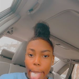 Meet your Posher, Amari